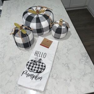NWT Collins Black and White Checked Pumpkins
